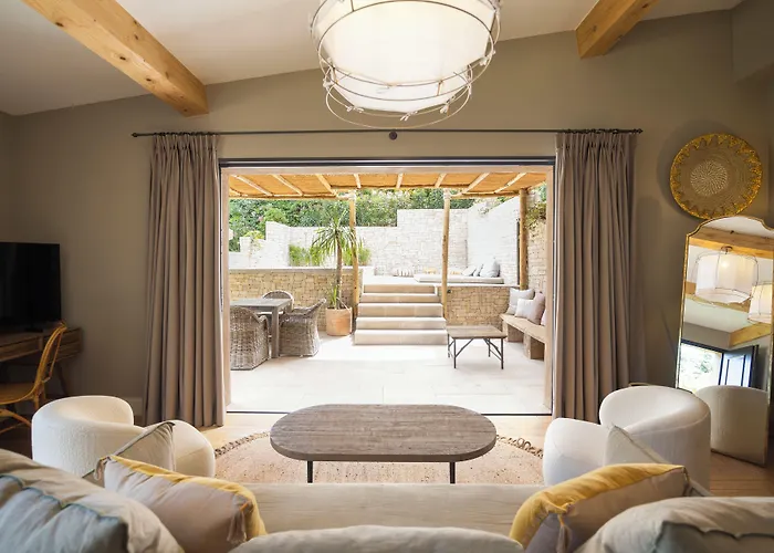 Hotel La Bastide D'antoine 4*