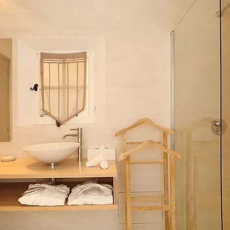 Hotel La Bastide D'antoine 4*