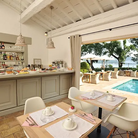 Hotel La Bastide D'antoine 4*