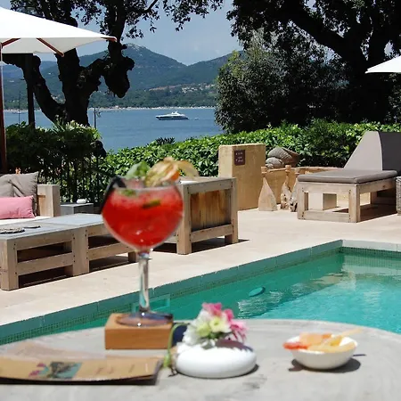 Hotel La Bastide D'antoine 4*
