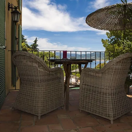 Hotel La Bastide D'antoine 4*