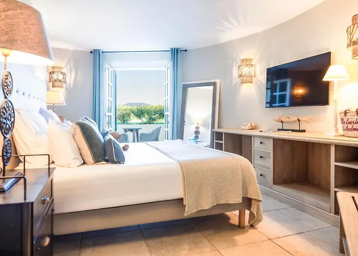 Hotel La Bastide D'antoine 4*